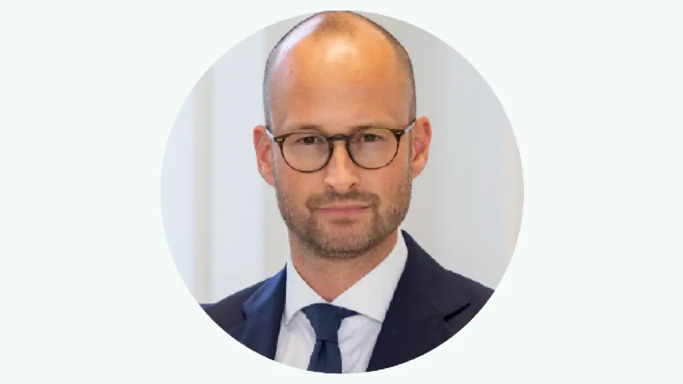 Axel Merseburger profile pic, grey background